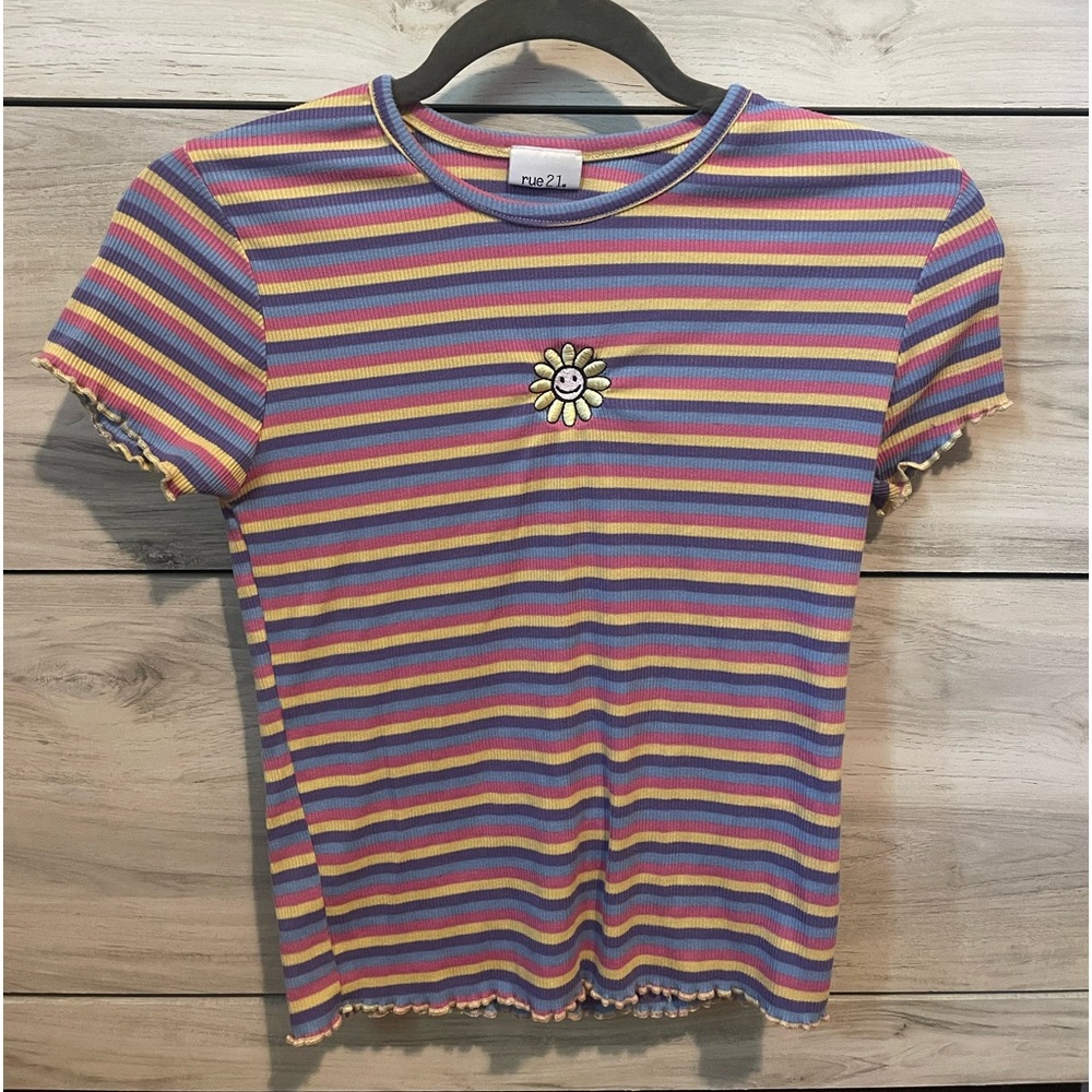 Rue21 Women’s Small T shirt Colorful